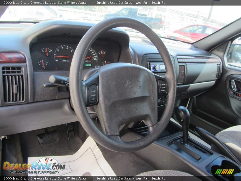 2000 Jeep Grand Cherokee Laredo Stone White / Agate Photo #10