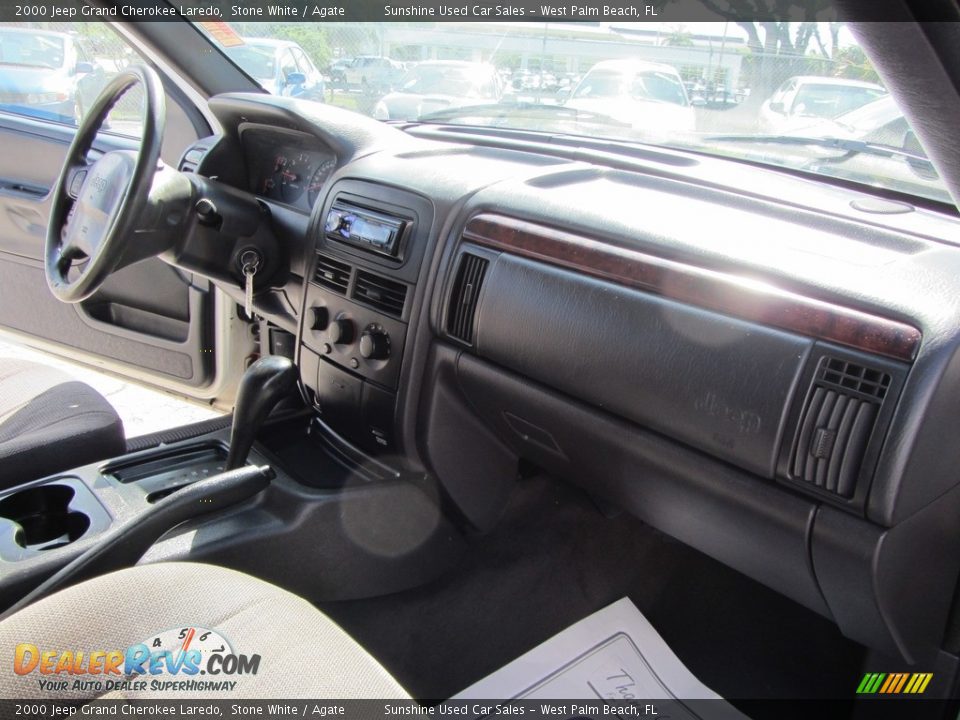 2000 Jeep Grand Cherokee Laredo Stone White / Agate Photo #22