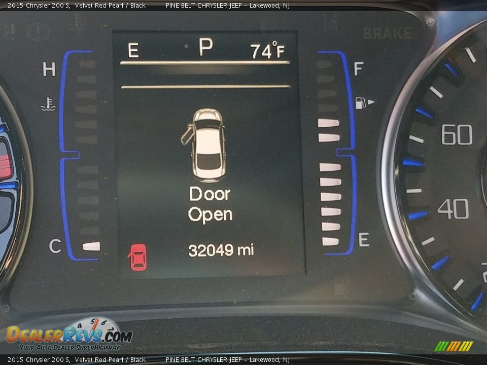 2015 Chrysler 200 S Velvet Red Pearl / Black Photo #5