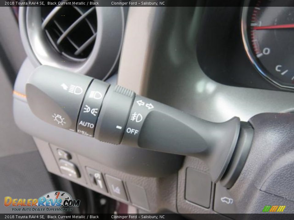 Controls of 2018 Toyota RAV4 SE Photo #16