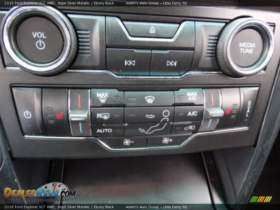 2016 Ford Explorer XLT 4WD Ingot Silver Metallic / Ebony Black Photo #16