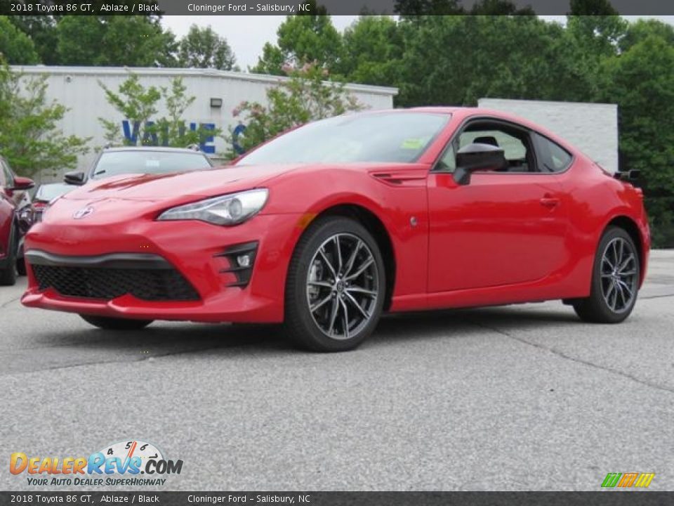 Front 3/4 View of 2018 Toyota 86 GT Photo #3