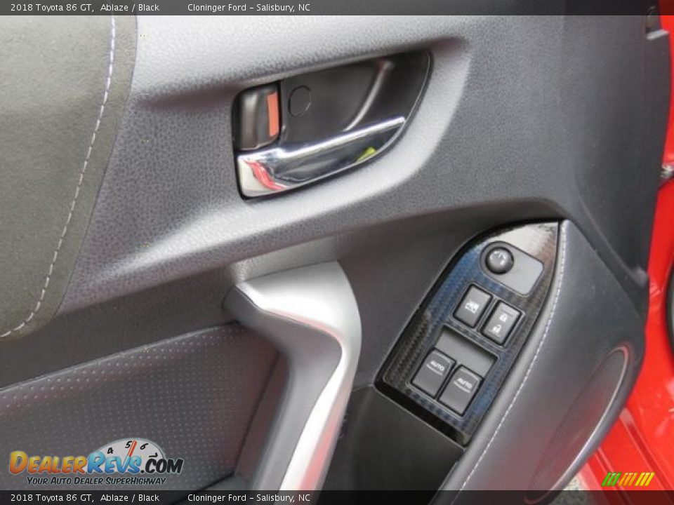 Controls of 2018 Toyota 86 GT Photo #9