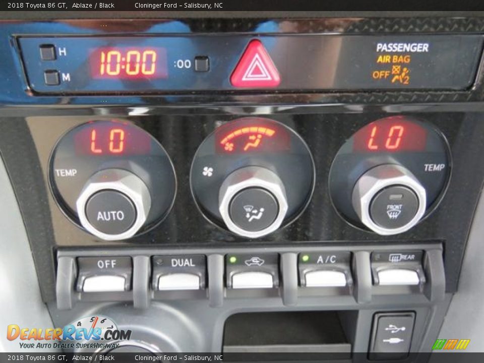 Controls of 2018 Toyota 86 GT Photo #13