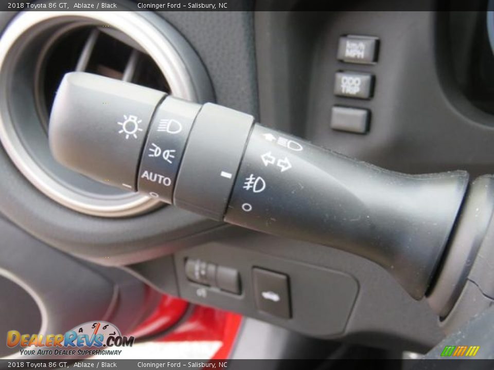 Controls of 2018 Toyota 86 GT Photo #18