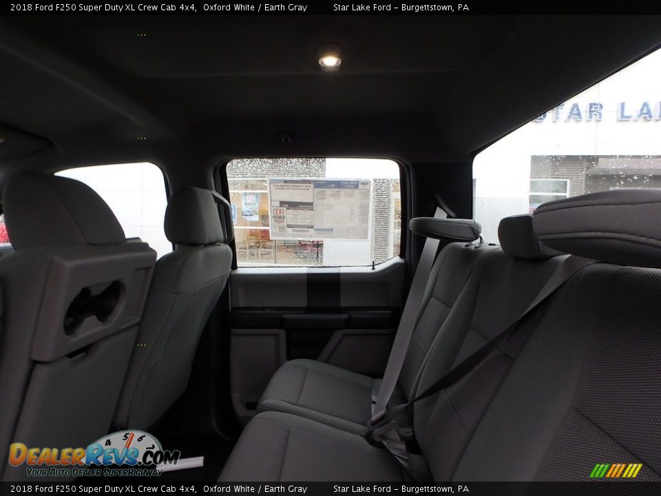 2018 Ford F250 Super Duty XL Crew Cab 4x4 Oxford White / Earth Gray Photo #11