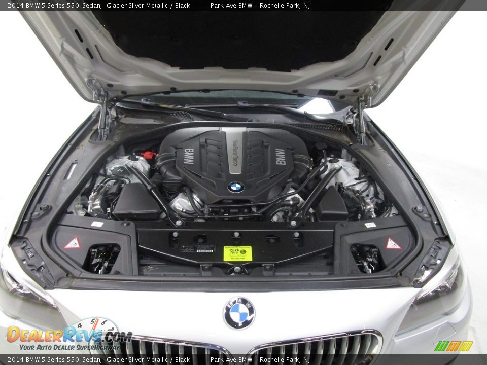 2014 BMW 5 Series 550i Sedan Glacier Silver Metallic / Black Photo #32