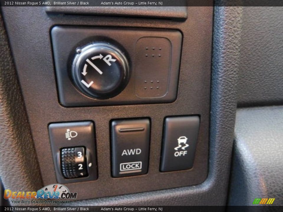 2012 Nissan Rogue S AWD Brilliant Silver / Black Photo #33