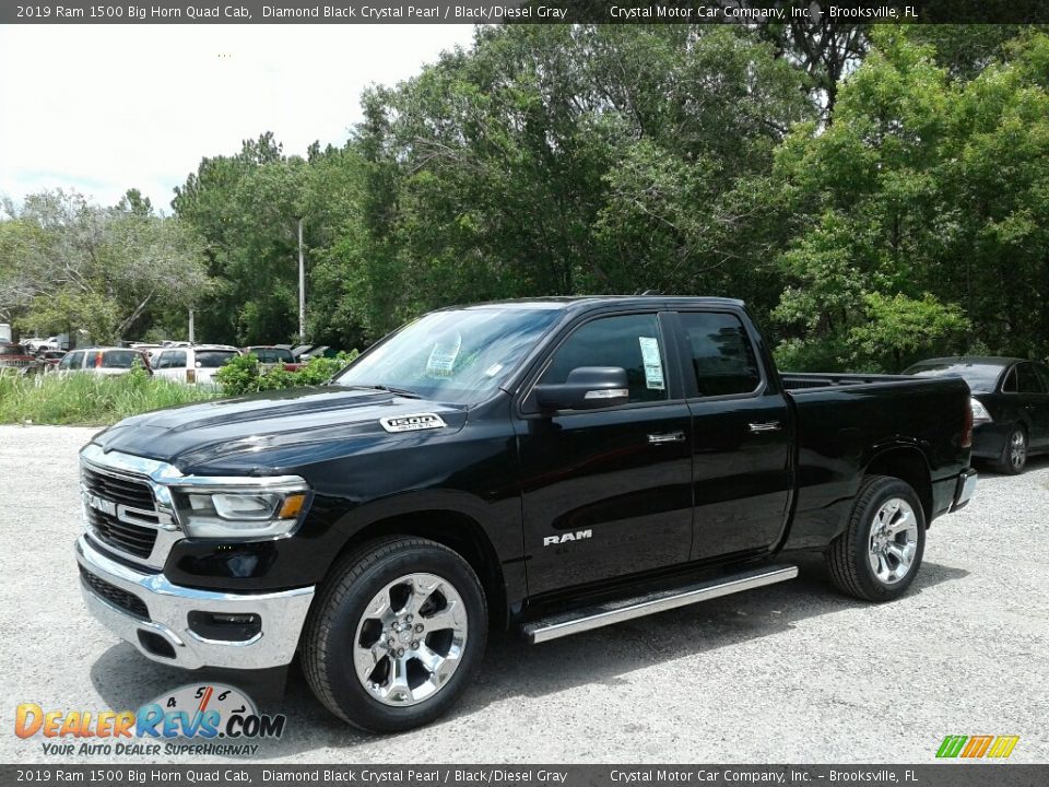 Front 3/4 View of 2019 Ram 1500 Big Horn Quad Cab Photo #1