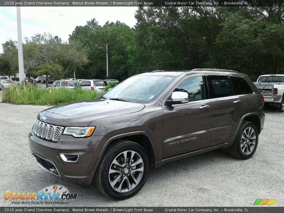Front 3/4 View of 2018 Jeep Grand Cherokee Overland Photo #1
