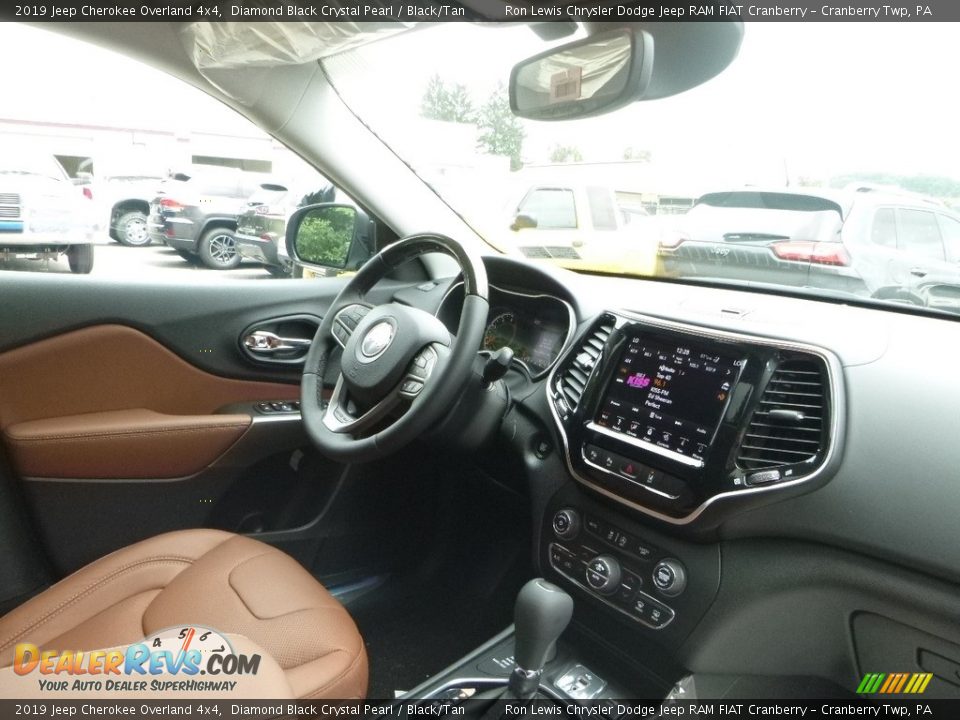 2019 Jeep Cherokee Overland 4x4 Diamond Black Crystal Pearl / Black/Tan Photo #11