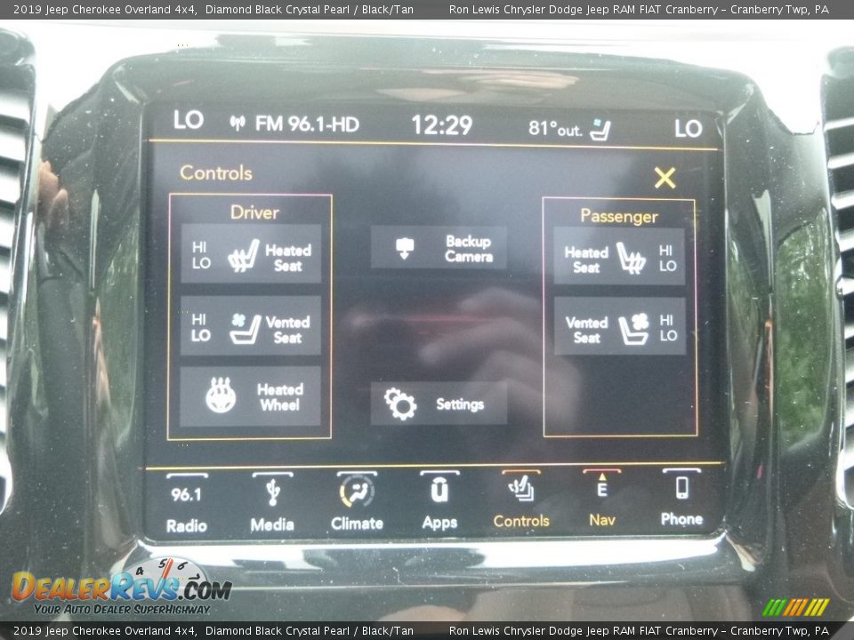 2019 Jeep Cherokee Overland 4x4 Diamond Black Crystal Pearl / Black/Tan Photo #20