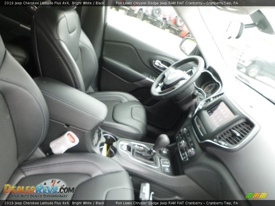 2019 Jeep Cherokee Latitude Plus 4x4 Bright White / Black Photo #10