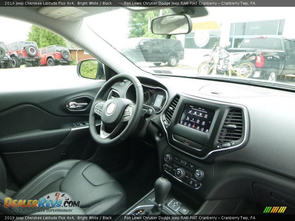 2019 Jeep Cherokee Latitude Plus 4x4 Bright White / Black Photo #11