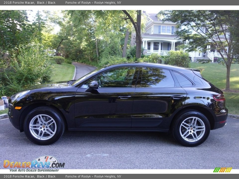 2018 Porsche Macan Black / Black Photo #3