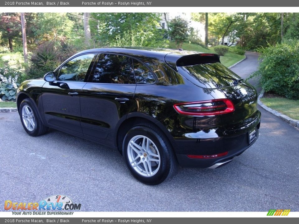 2018 Porsche Macan Black / Black Photo #4