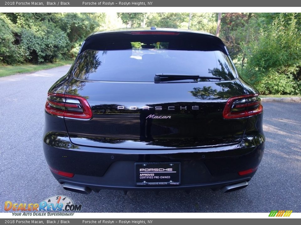 2018 Porsche Macan Black / Black Photo #5