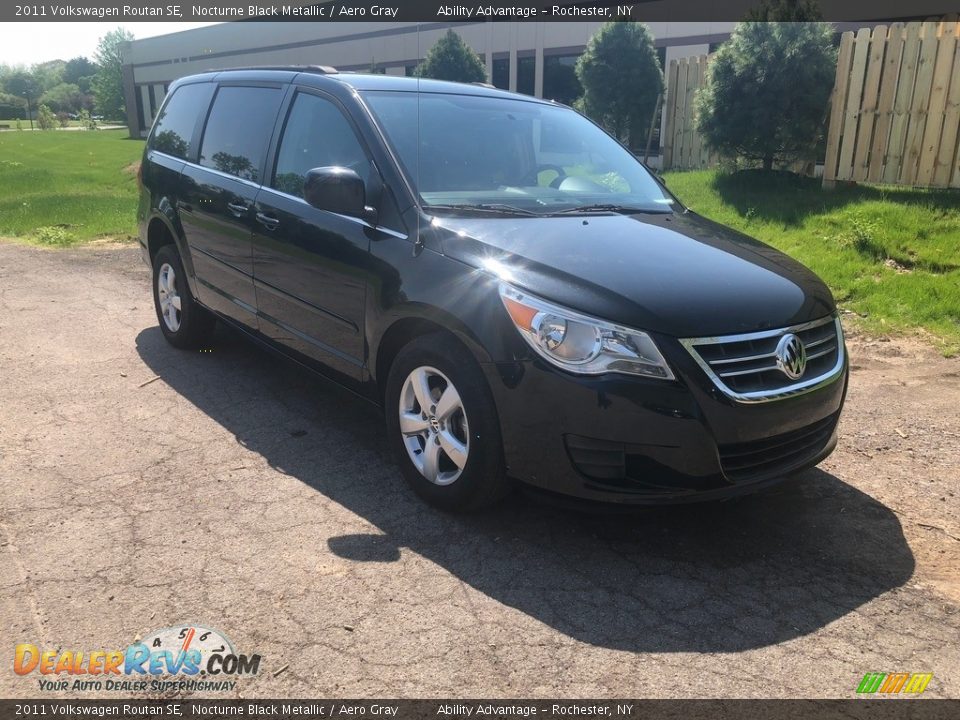 2011 Volkswagen Routan SE Nocturne Black Metallic / Aero Gray Photo #5
