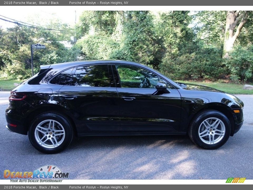 2018 Porsche Macan Black / Black Photo #7