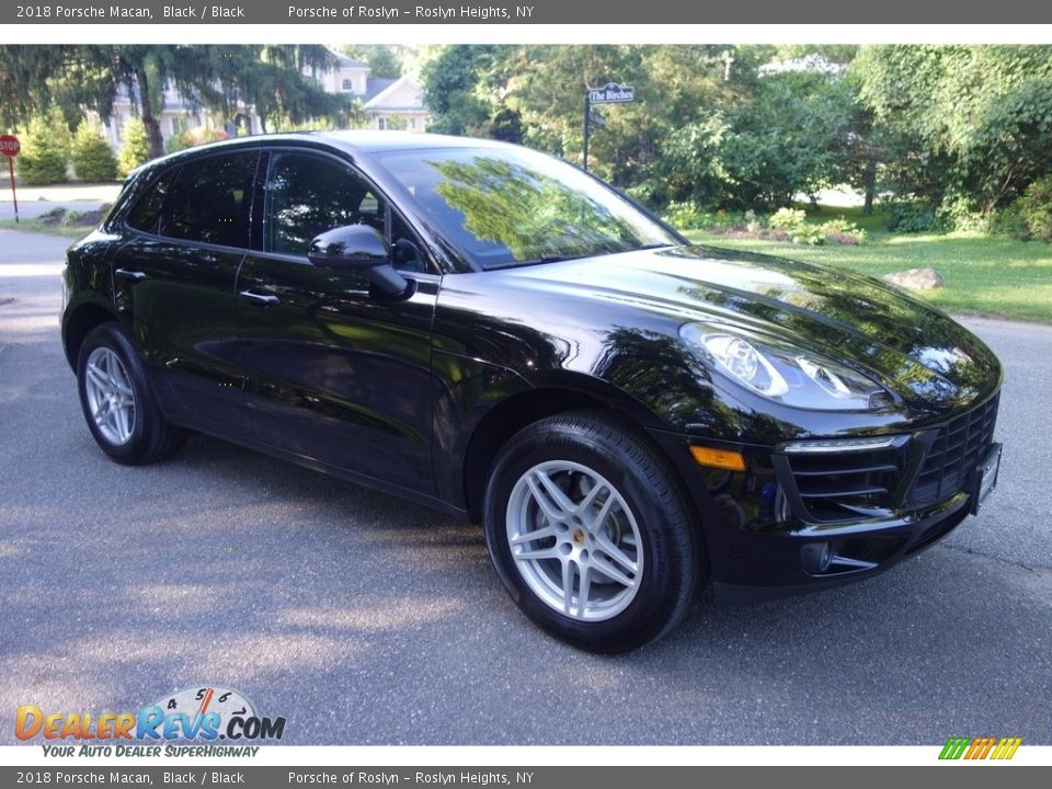 2018 Porsche Macan Black / Black Photo #8