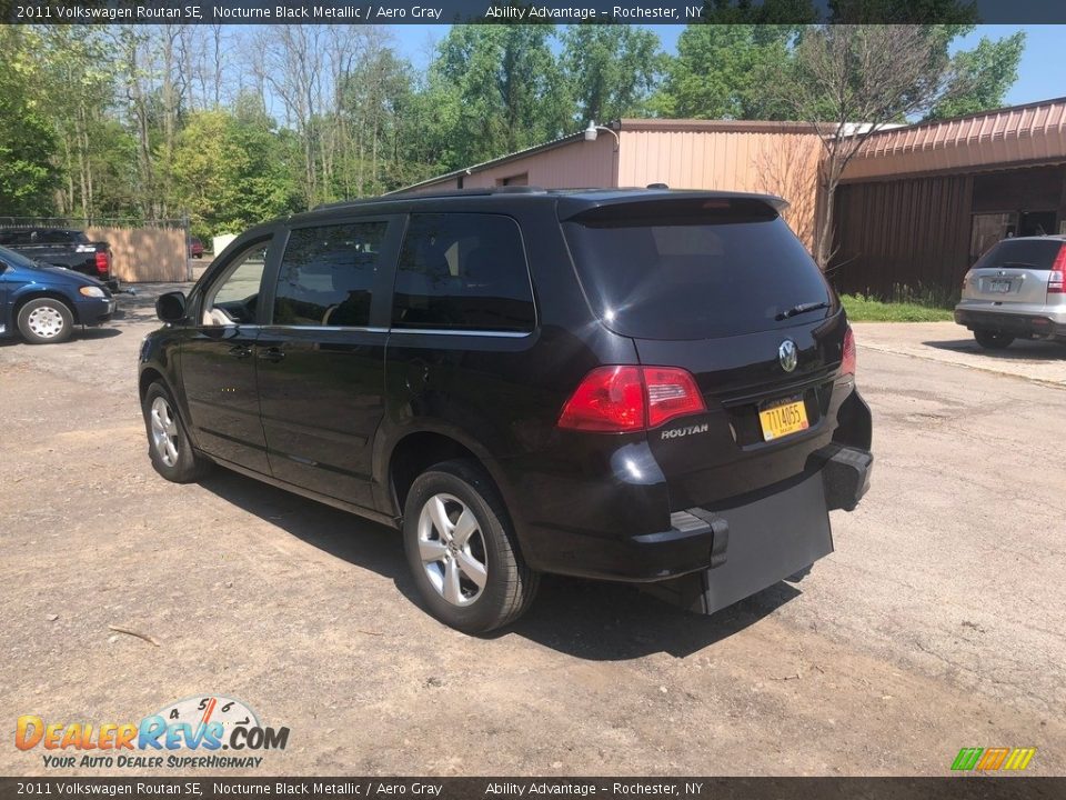 2011 Volkswagen Routan SE Nocturne Black Metallic / Aero Gray Photo #8