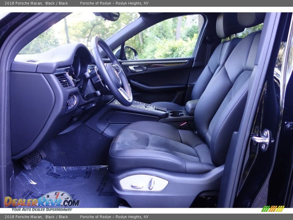 2018 Porsche Macan Black / Black Photo #12