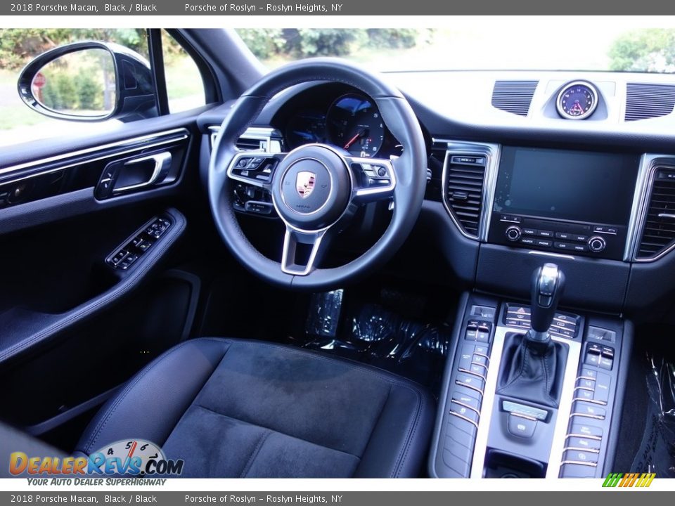 2018 Porsche Macan Black / Black Photo #13