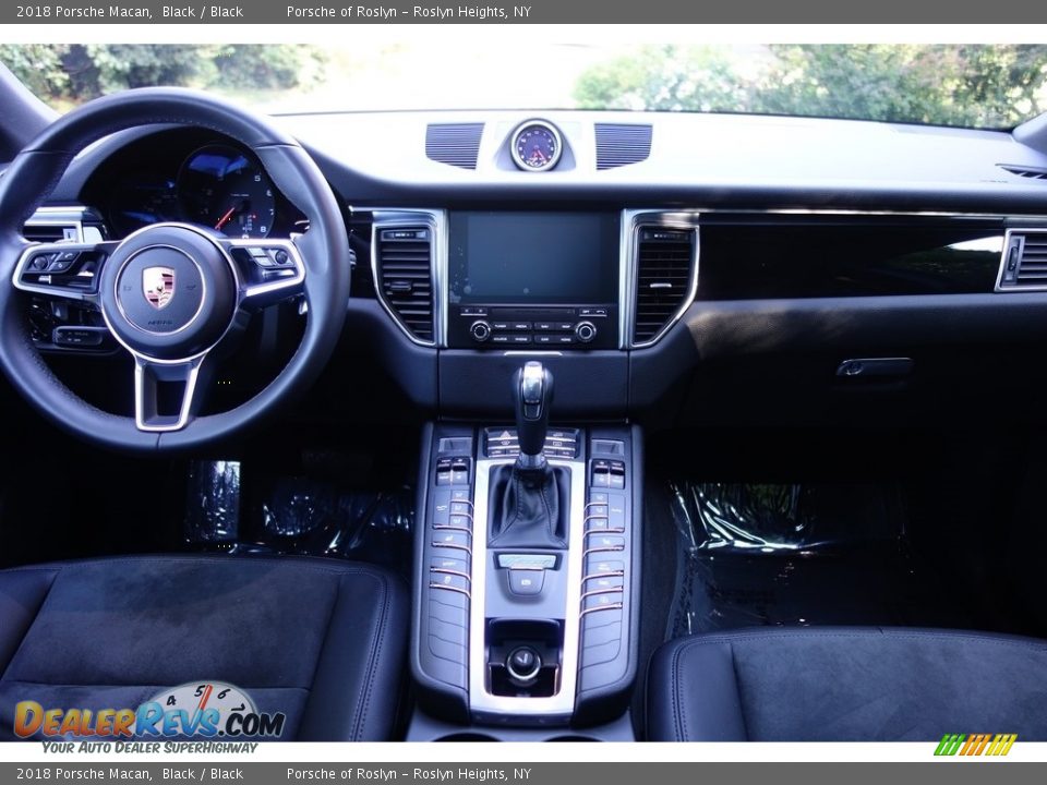 2018 Porsche Macan Black / Black Photo #14