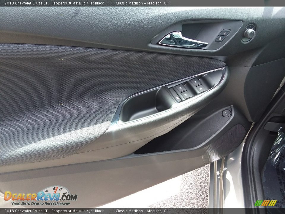 2018 Chevrolet Cruze LT Pepperdust Metallic / Jet Black Photo #4