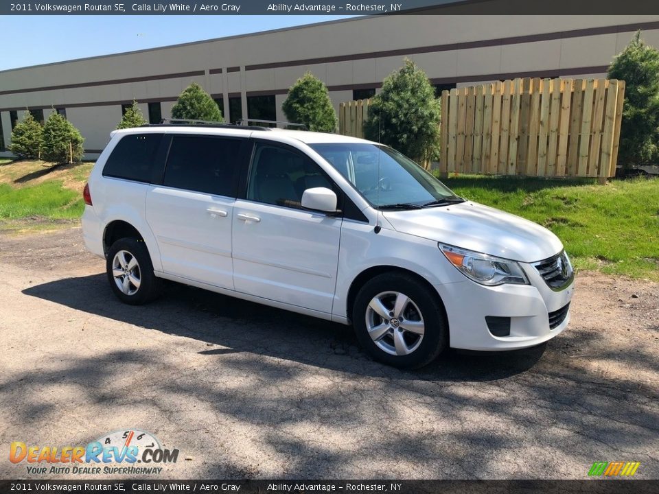 2011 Volkswagen Routan SE Calla Lily White / Aero Gray Photo #8