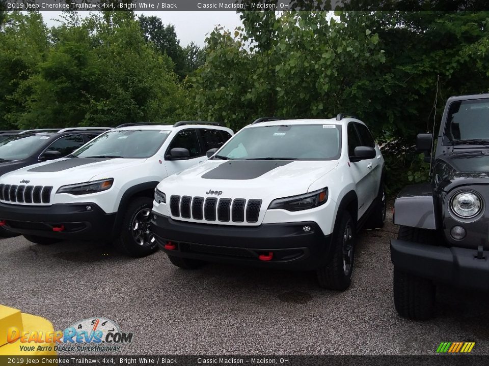 2019 Jeep Cherokee Trailhawk 4x4 Bright White / Black Photo #1