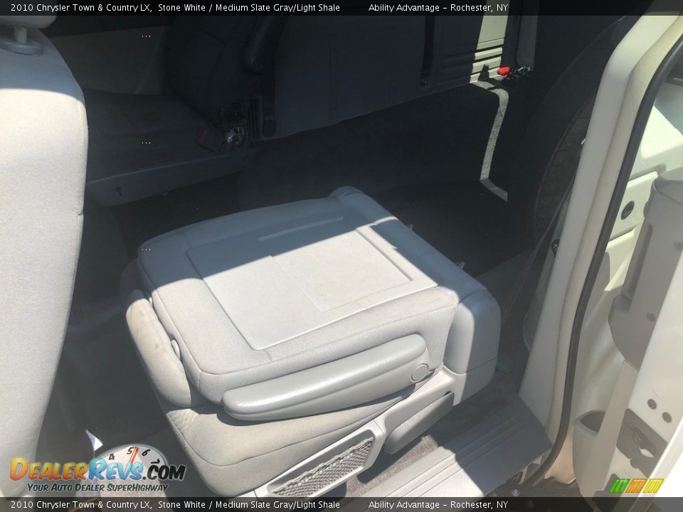 2010 Chrysler Town & Country LX Stone White / Medium Slate Gray/Light Shale Photo #18