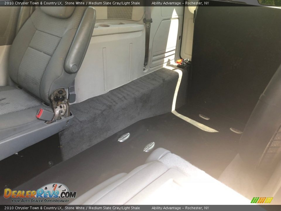 2010 Chrysler Town & Country LX Stone White / Medium Slate Gray/Light Shale Photo #19