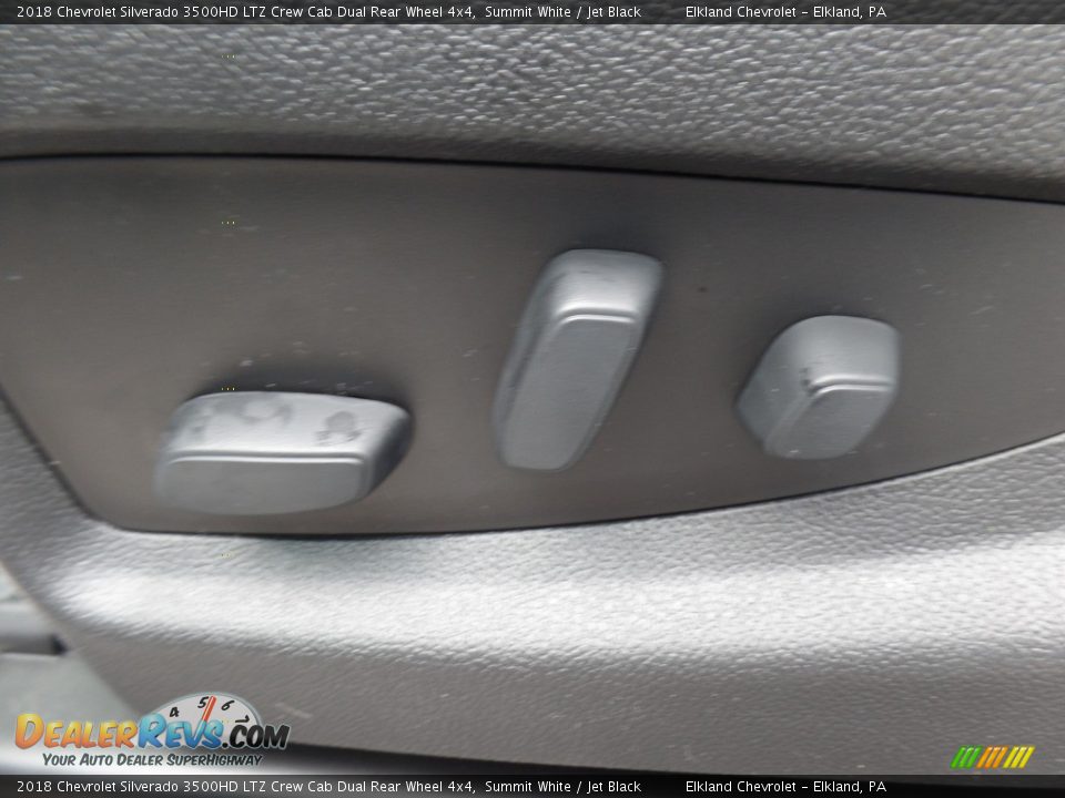 2018 Chevrolet Silverado 3500HD LTZ Crew Cab Dual Rear Wheel 4x4 Summit White / Jet Black Photo #25