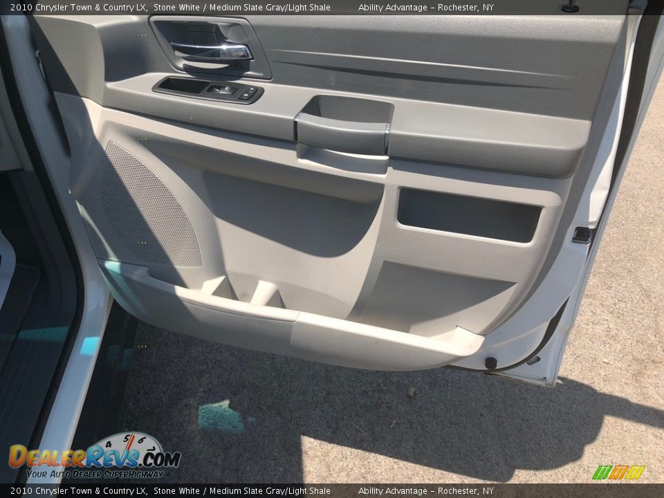 2010 Chrysler Town & Country LX Stone White / Medium Slate Gray/Light Shale Photo #24