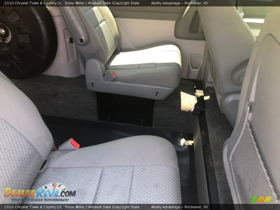 2010 Chrysler Town & Country LX Stone White / Medium Slate Gray/Light Shale Photo #27