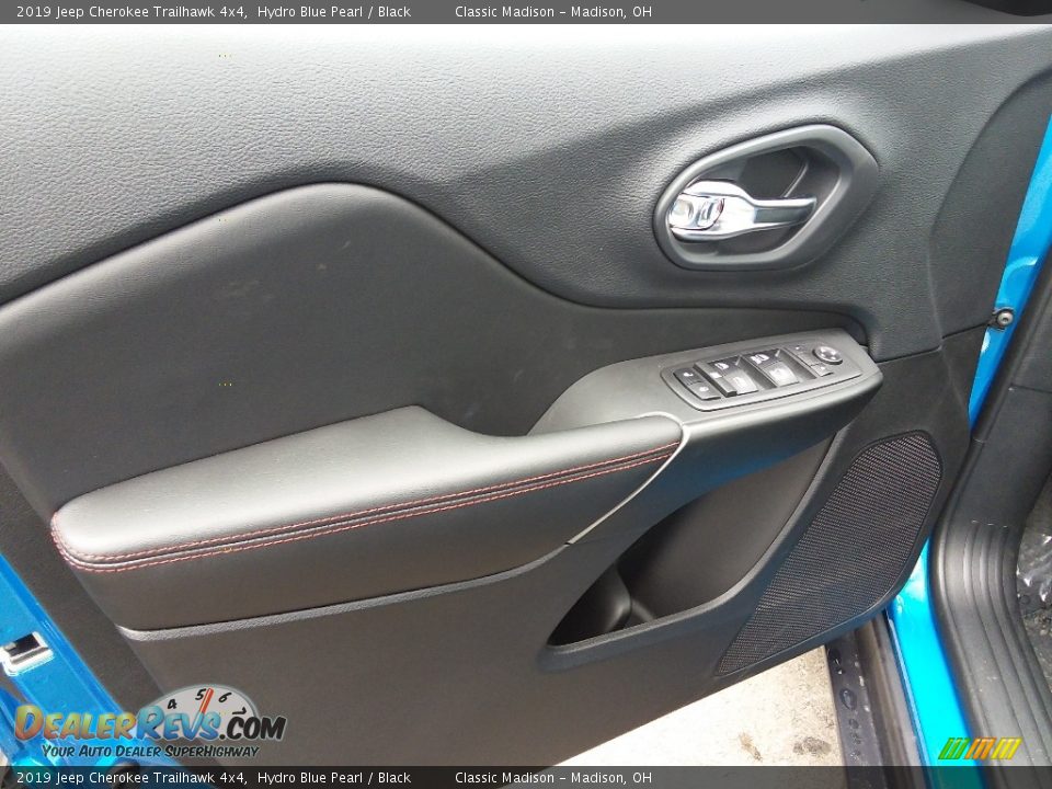 2019 Jeep Cherokee Trailhawk 4x4 Hydro Blue Pearl / Black Photo #5