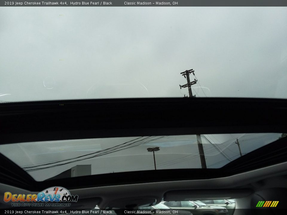 2019 Jeep Cherokee Trailhawk 4x4 Hydro Blue Pearl / Black Photo #9