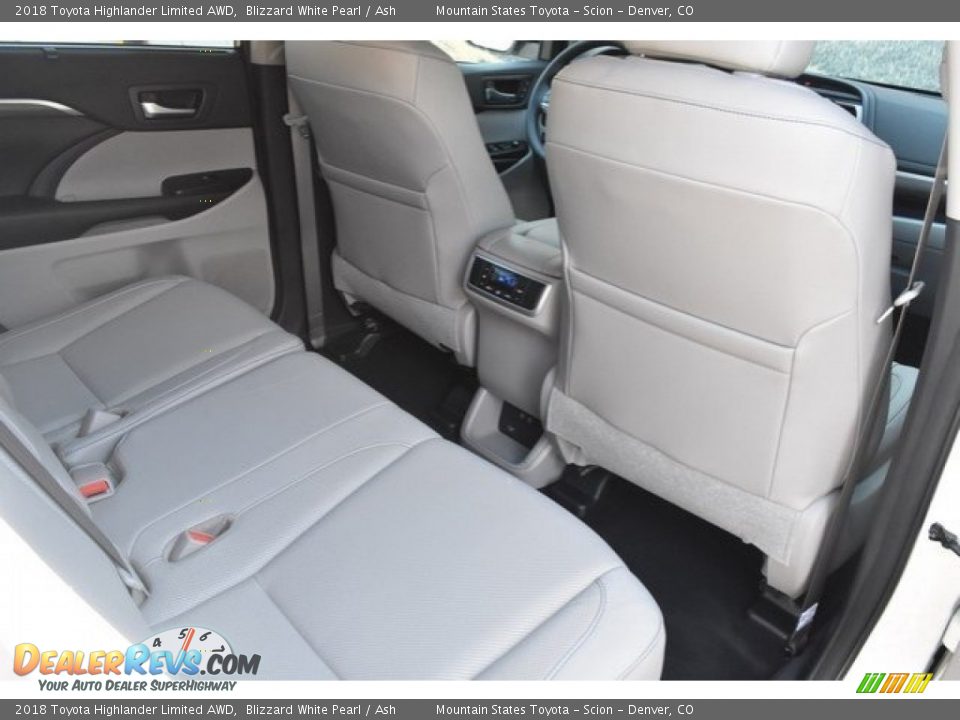 2018 Toyota Highlander Limited AWD Blizzard White Pearl / Ash Photo #18