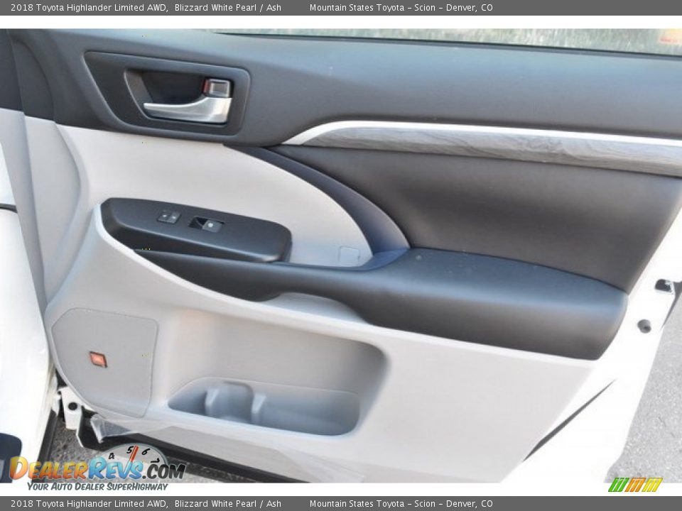 2018 Toyota Highlander Limited AWD Blizzard White Pearl / Ash Photo #25