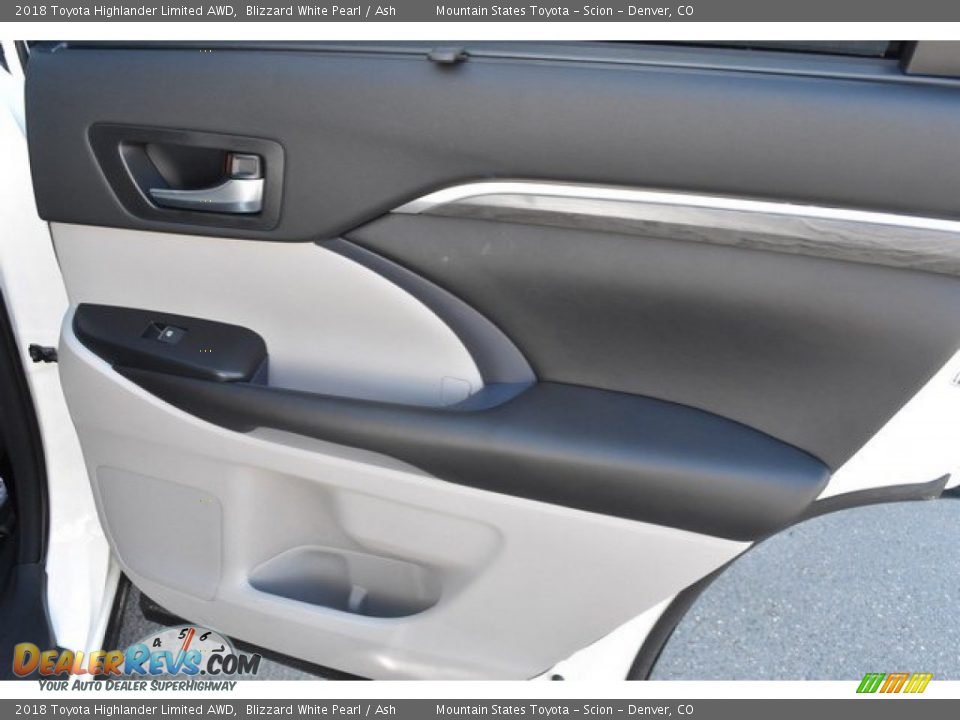 2018 Toyota Highlander Limited AWD Blizzard White Pearl / Ash Photo #26