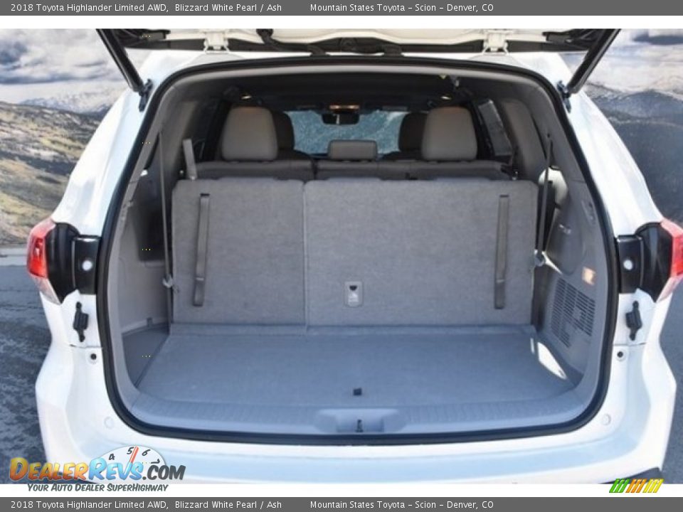 2018 Toyota Highlander Limited AWD Blizzard White Pearl / Ash Photo #33