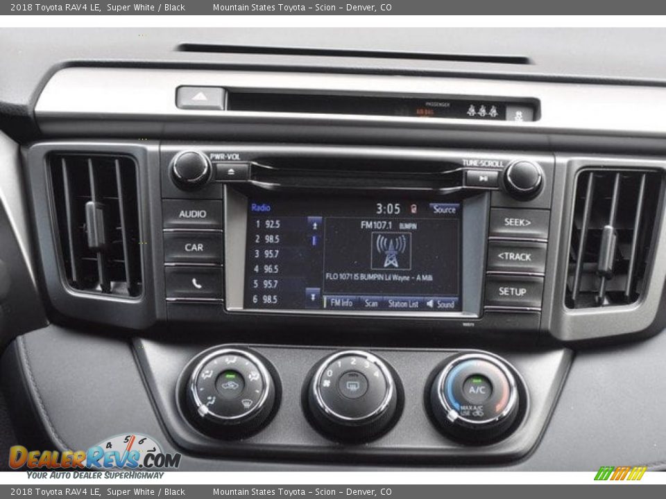 2018 Toyota RAV4 LE Super White / Black Photo #9