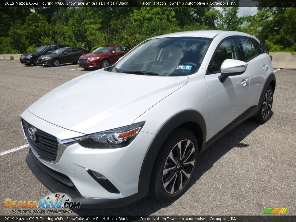Front 3/4 View of 2019 Mazda CX-3 Touring AWD Photo #5
