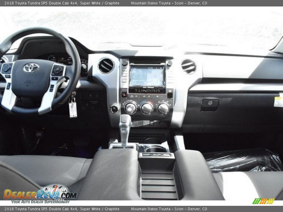 2018 Toyota Tundra SR5 Double Cab 4x4 Super White / Graphite Photo #8