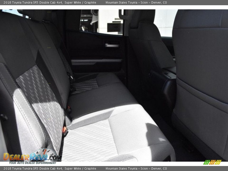 2018 Toyota Tundra SR5 Double Cab 4x4 Super White / Graphite Photo #17