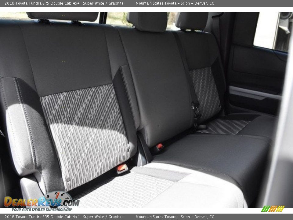 2018 Toyota Tundra SR5 Double Cab 4x4 Super White / Graphite Photo #18