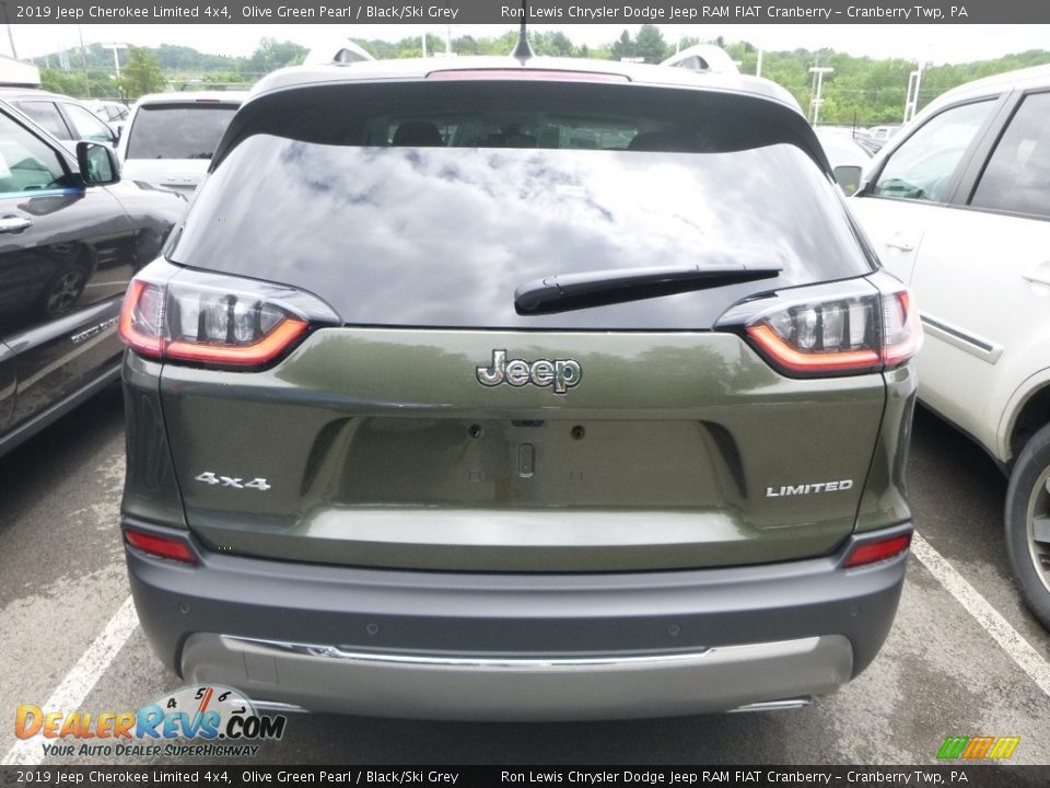 2019 Jeep Cherokee Limited 4x4 Olive Green Pearl / Black/Ski Grey Photo #4