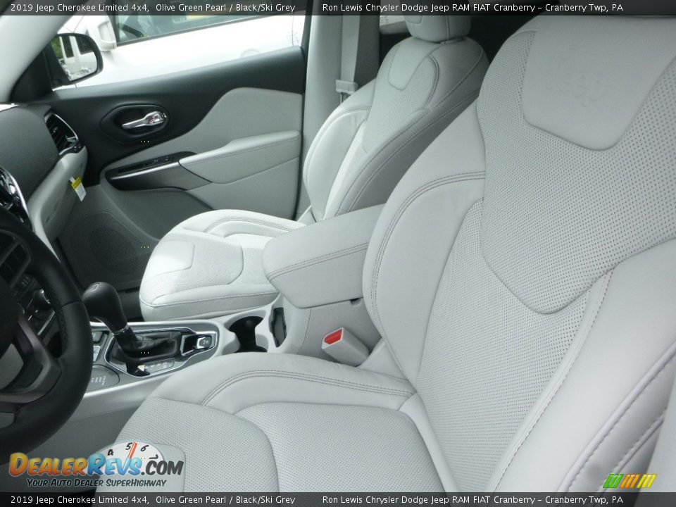 Front Seat of 2019 Jeep Cherokee Limited 4x4 Photo #14