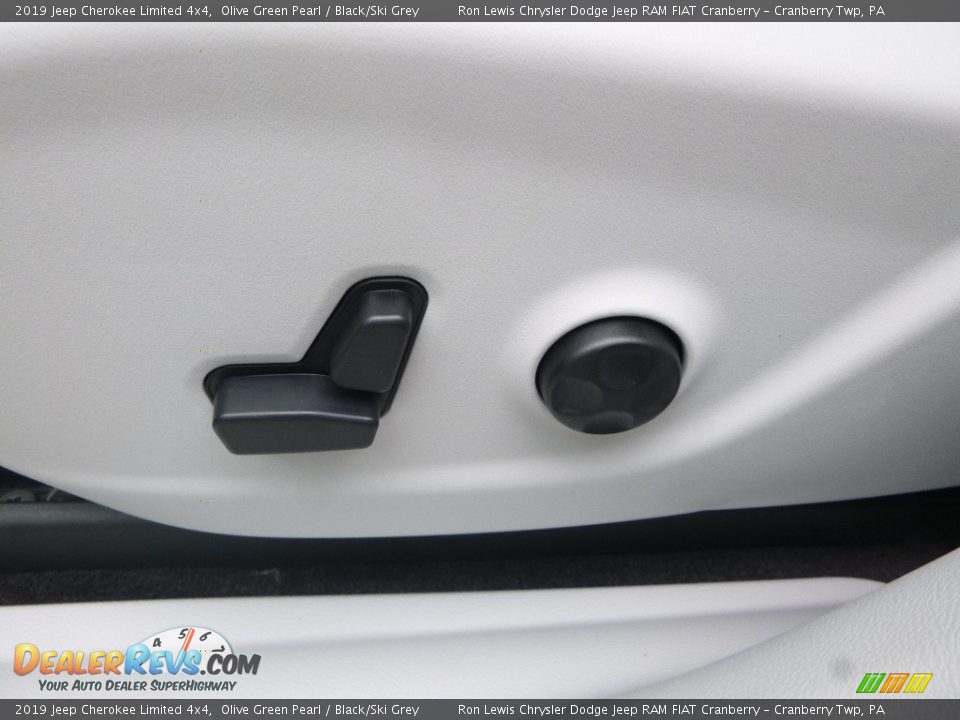 2019 Jeep Cherokee Limited 4x4 Olive Green Pearl / Black/Ski Grey Photo #15